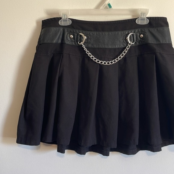 Royal Bones Skirt XL Black Pleated Chain Emo MallGoth Y2K Daang Goodman Y3K - Picture 4 of 12